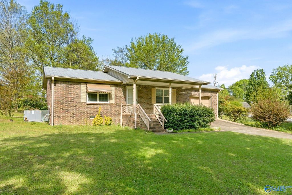 200 Trailwood Drive, Gadsden, AL 35901