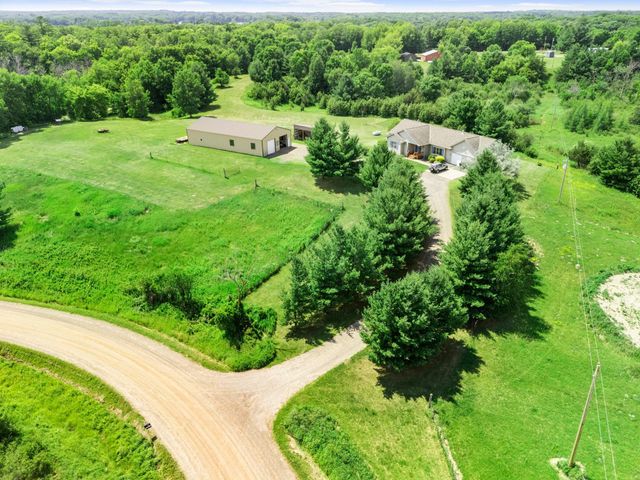 2490 Deer Drive, Stanchfield, MN 55080