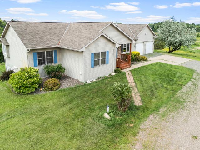 2490 Deer Drive, Stanchfield, MN 55080