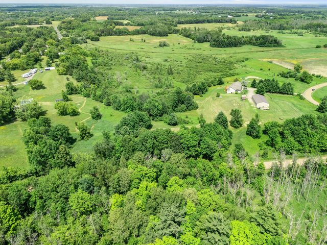 2490 Deer Drive, Stanchfield, MN 55080