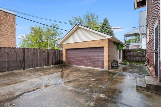 13540 Elbur Lane, Lakewood, OH 44107