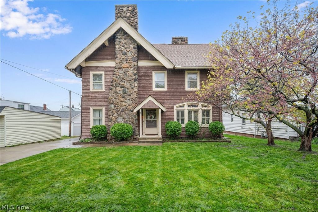 13540 Elbur Lane, Lakewood, OH 44107