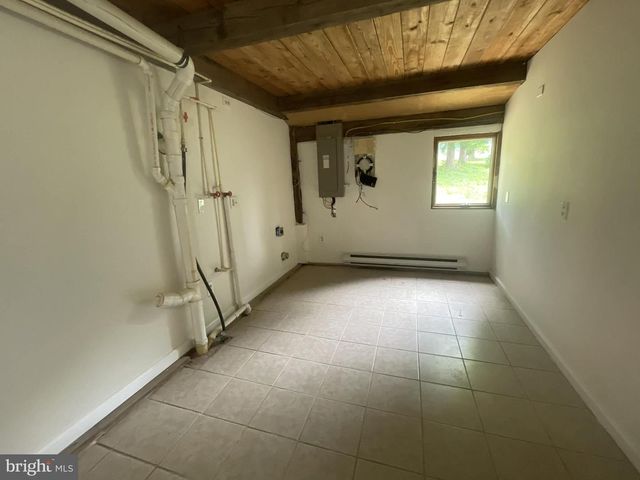 25 KELLER RD, Cochranville, PA 19330