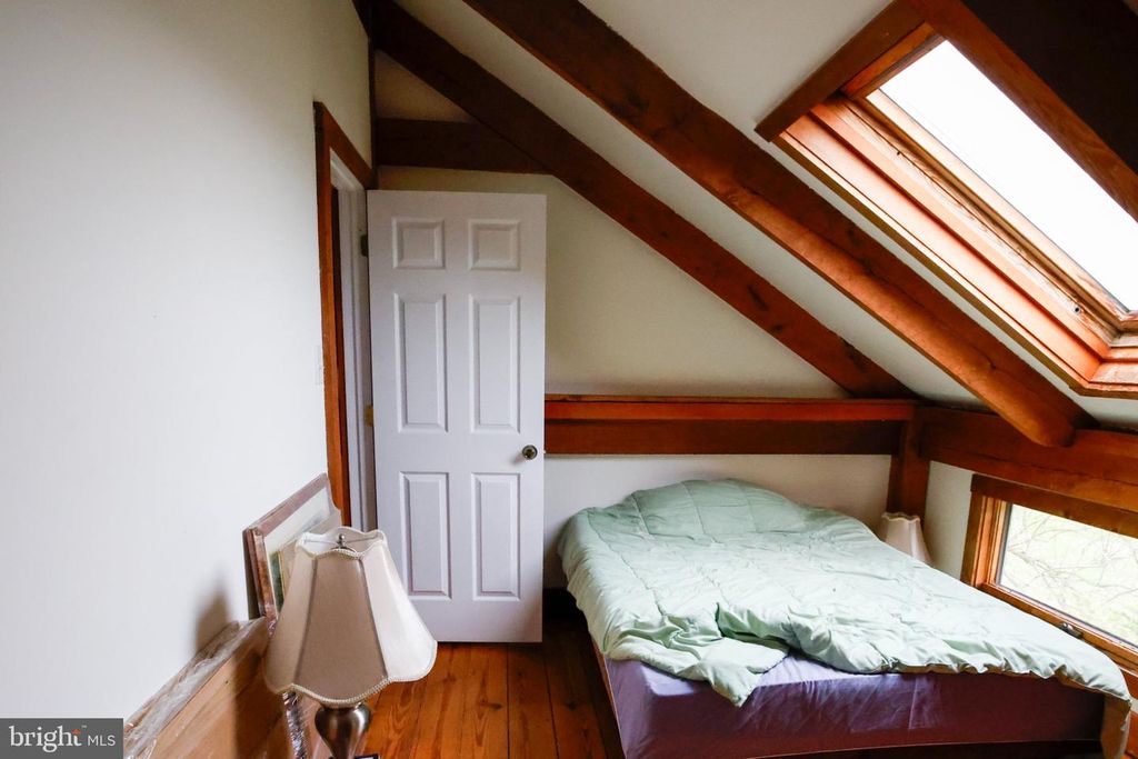 Image 15 of property listing at 25 KELLER RD, Cochranville, PA 19330