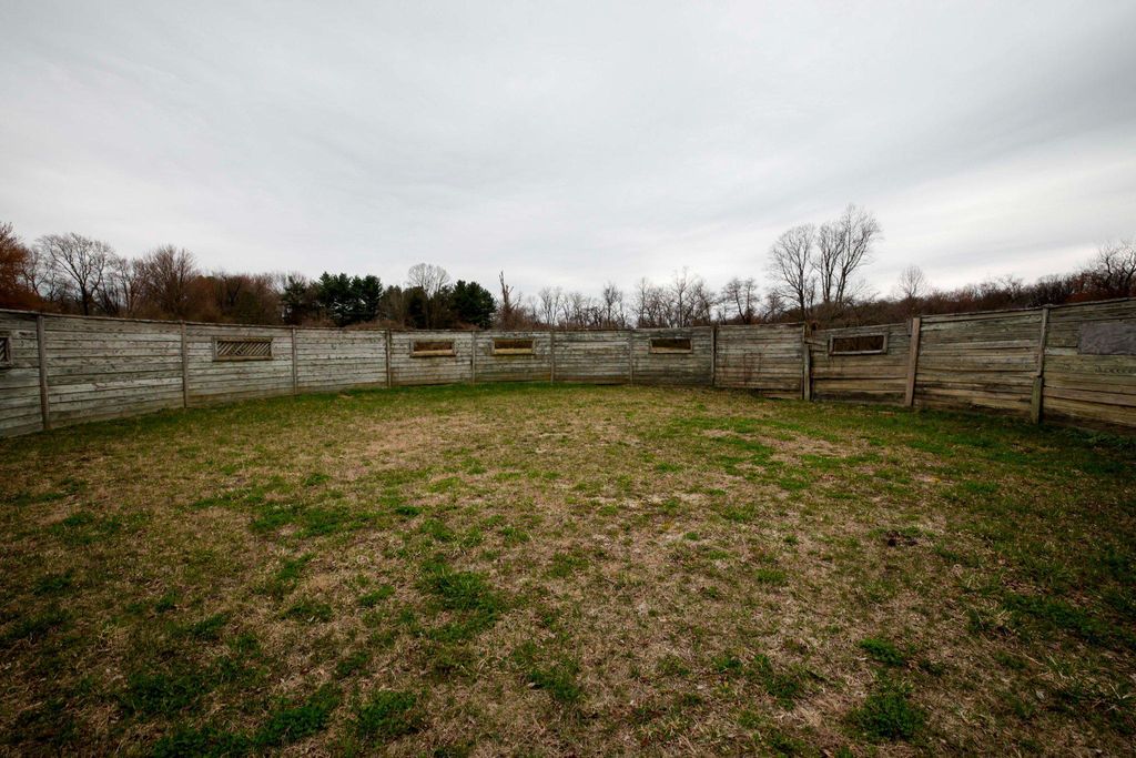 Image 23 of property listing at 25 KELLER RD, Cochranville, PA 19330