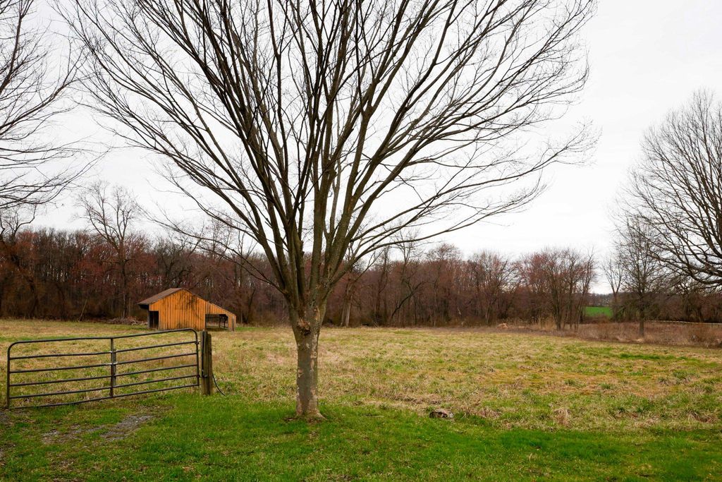 Image 54 of property listing at 25 KELLER RD, Cochranville, PA 19330