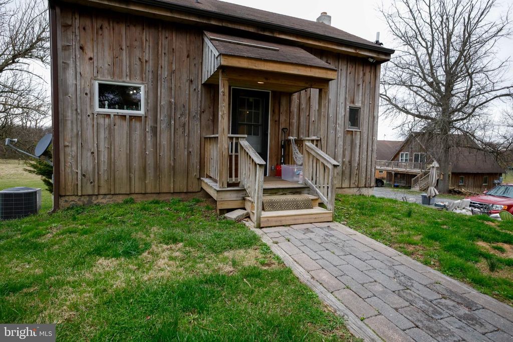 Image 56 of property listing at 25 KELLER RD, Cochranville, PA 19330