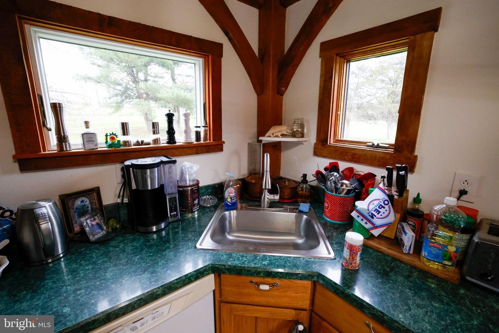 Image 7 of property listing at 25 KELLER RD, Cochranville, PA 19330
