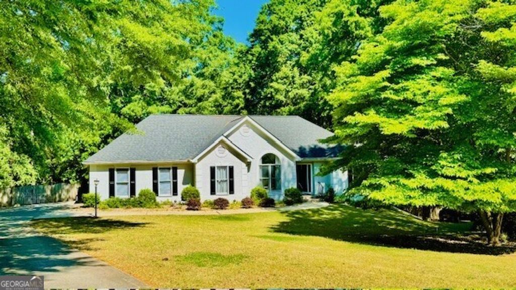 37 Inland Circle, Newnan, GA 30263