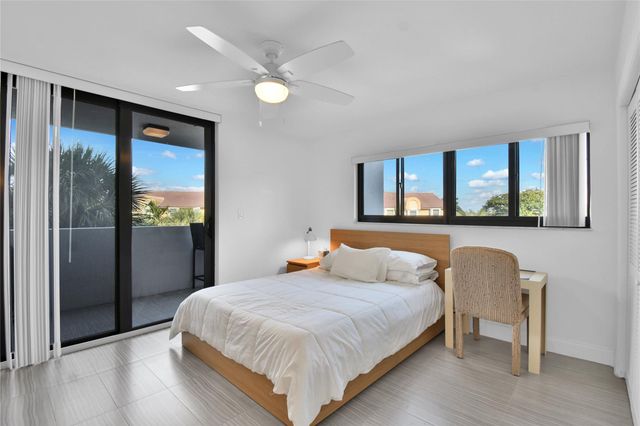 4201 N Ocean Dr 301, Hollywood, FL 33019