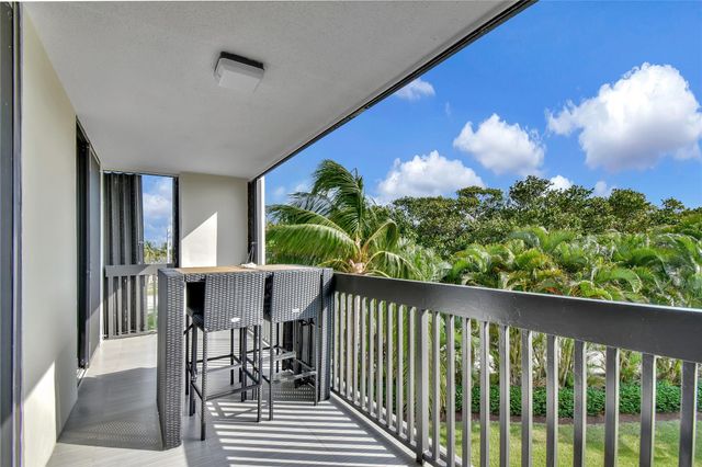 4201 N Ocean Dr 301, Hollywood, FL 33019