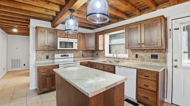 4669 Griffin Rd, Lynchburg, TN 37352