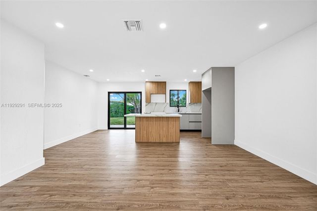 14120 Madison St, Miami, FL 33176