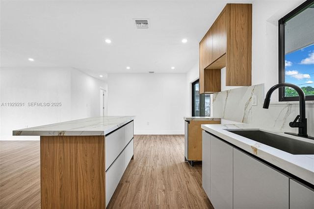 14120 Madison St, Miami, FL 33176