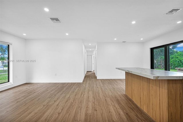 14120 Madison St, Miami, FL 33176