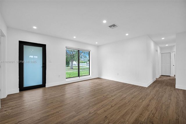 14120 Madison St, Miami, FL 33176