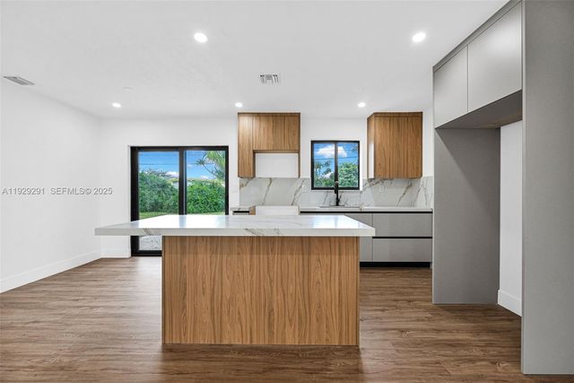 14120 Madison St, Miami, FL 33176