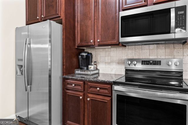 206 Cainbridge Park Drive, Newnan, GA 30263
