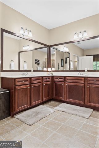 206 Cainbridge Park Drive, Newnan, GA 30263