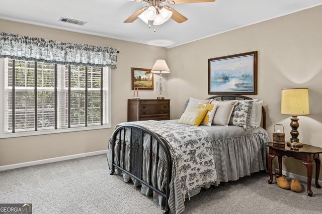 206 Cainbridge Park Drive, Newnan, GA 30263