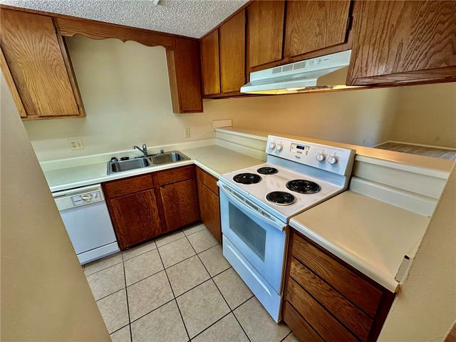1320 W Linden Street, Rogers, AR 72756