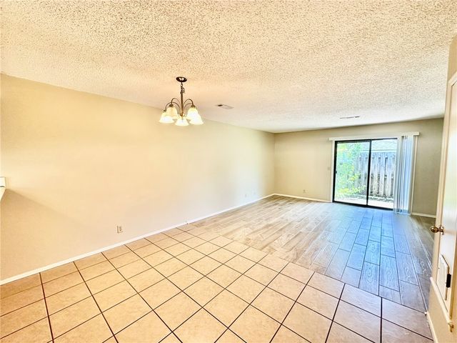 1320 W Linden Street, Rogers, AR 72756