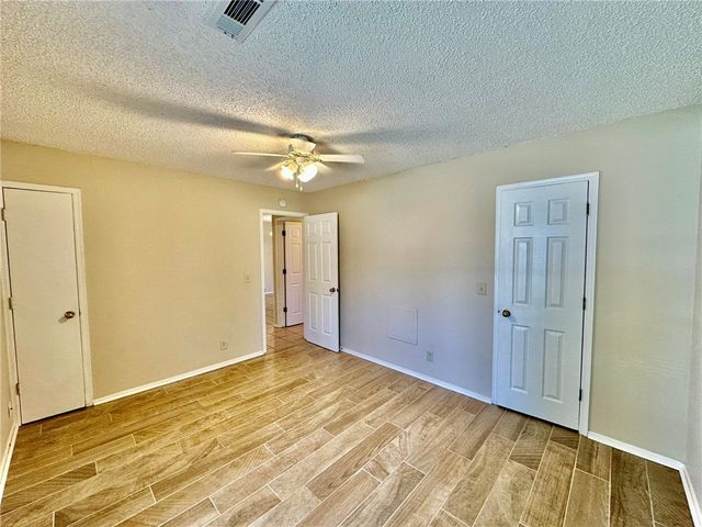1320 W Linden Street, Rogers, AR 72756