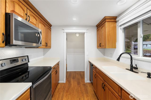 206 SW 303rd Street, Federal Way, WA 98023