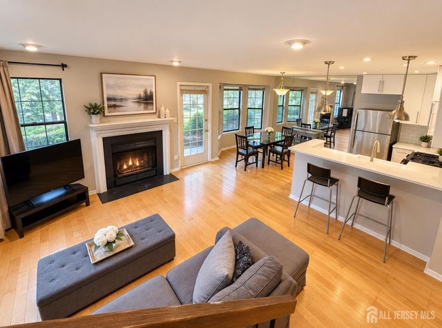 342 Crosspointe Drive, East Brunswick, NJ 08816