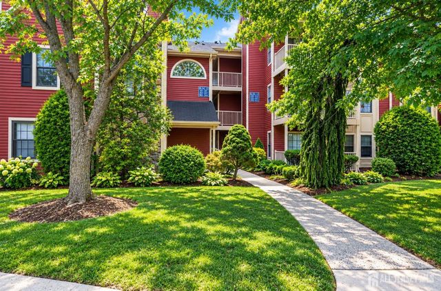 342 Crosspointe Drive, East Brunswick, NJ 08816