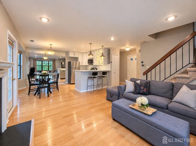 342 Crosspointe Drive, East Brunswick, NJ 08816
