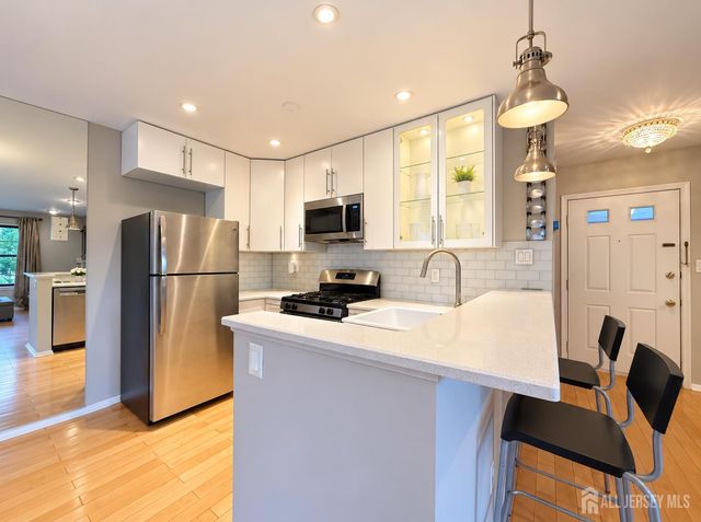 342 Crosspointe Drive, East Brunswick, NJ 08816