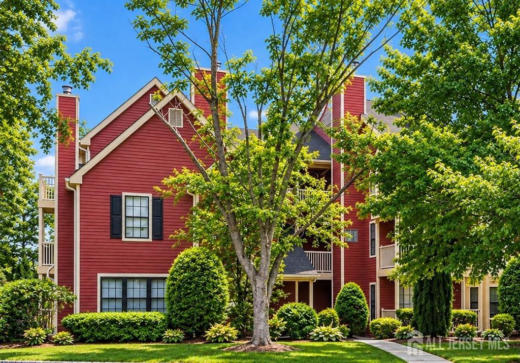 342 Crosspointe Drive, East Brunswick, NJ 08816