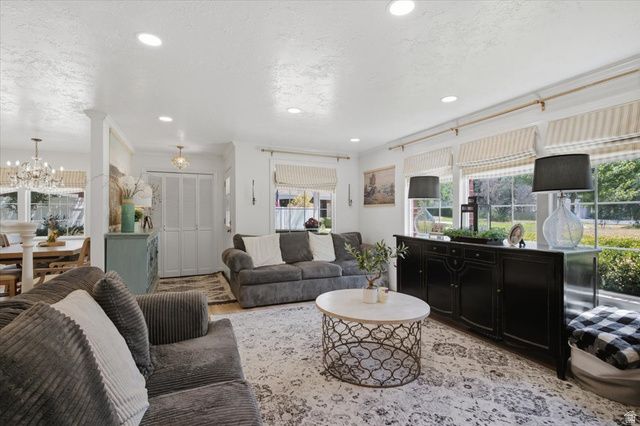 128 W PHEASANTBROOK CIR, Centerville, UT 84014
