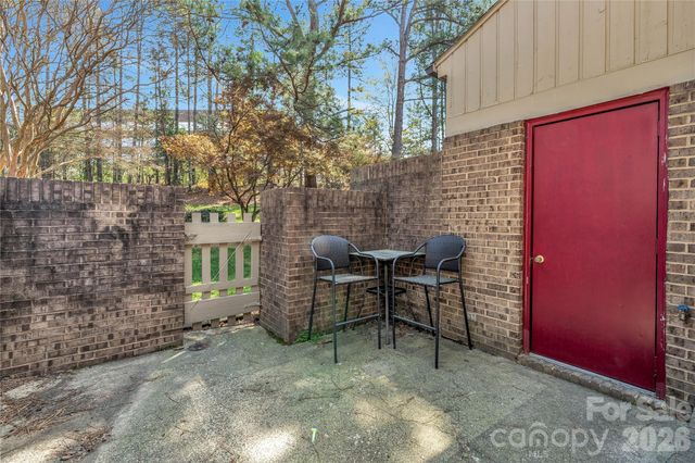 8073 Charter Oak Lane, Charlotte, NC 28226