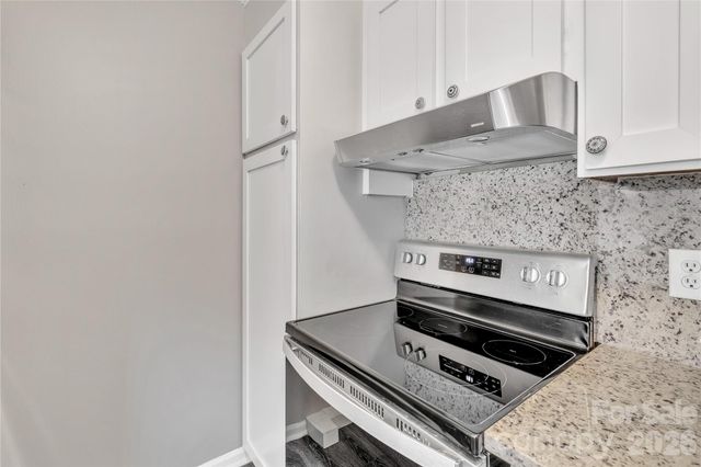 8073 Charter Oak Lane, Charlotte, NC 28226