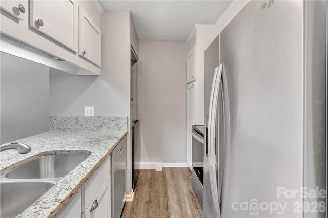 8073 Charter Oak Lane, Charlotte, NC 28226