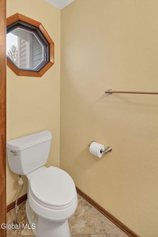 6 Freemans Way, Halfmoon, NY 12065