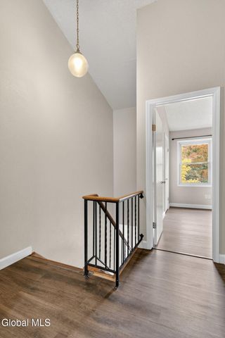 6 Freemans Way, Halfmoon, NY 12065