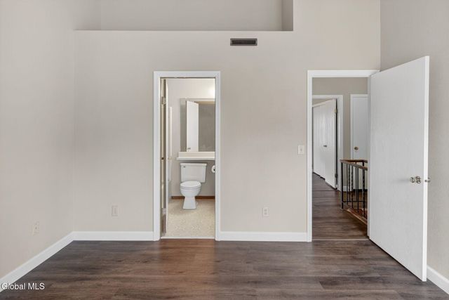 6 Freemans Way, Halfmoon, NY 12065