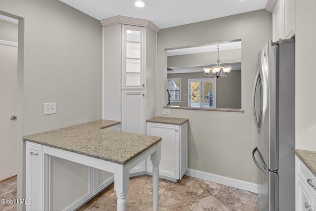 6 Freemans Way, Halfmoon, NY 12065