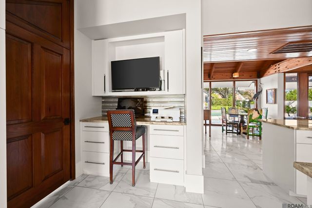 8742 W Fairway Dr, Baton Rouge, LA 70809