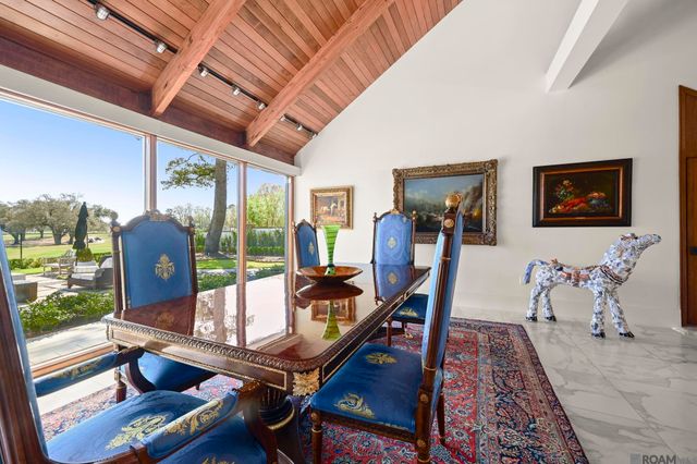 8742 W Fairway Dr, Baton Rouge, LA 70809