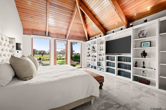 8742 W Fairway Dr, Baton Rouge, LA 70809