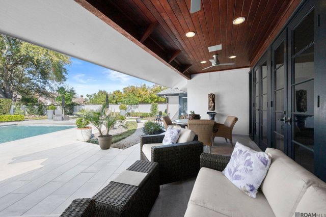 8742 W Fairway Dr, Baton Rouge, LA 70809