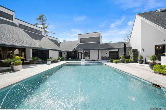 8742 W Fairway Dr, Baton Rouge, LA 70809