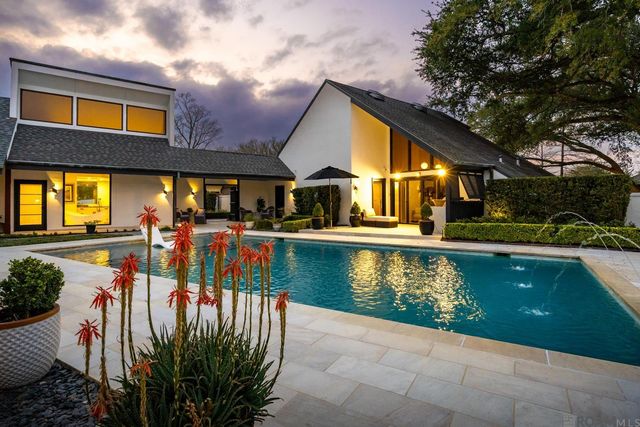 8742 W Fairway Dr, Baton Rouge, LA 70809