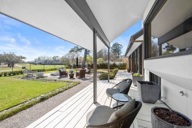 8742 W Fairway Dr, Baton Rouge, LA 70809