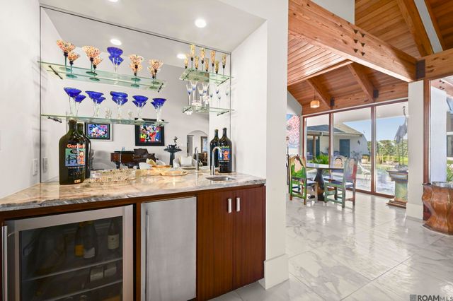 8742 W Fairway Dr, Baton Rouge, LA 70809