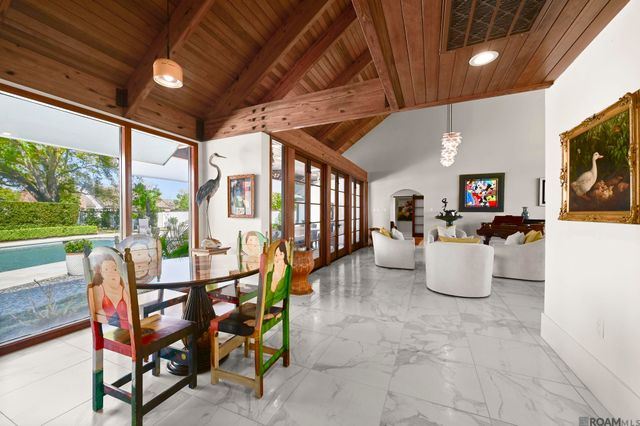 8742 W Fairway Dr, Baton Rouge, LA 70809